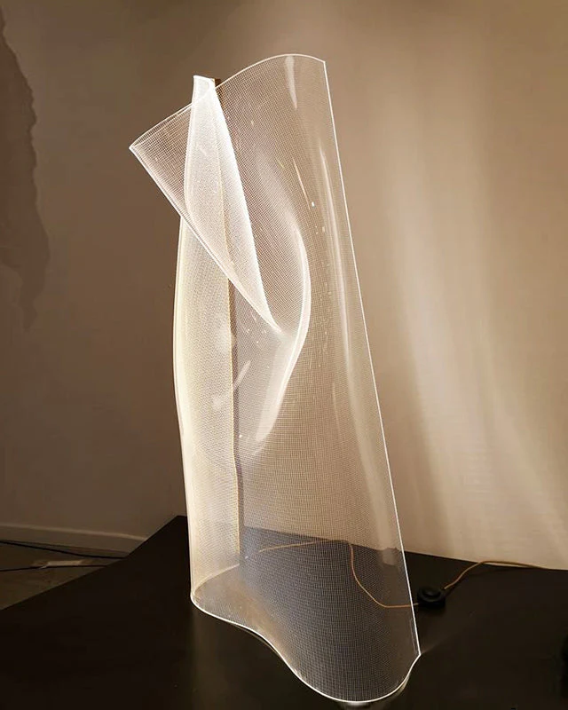 Lampadaire Sculptural Acrylique – Image 5