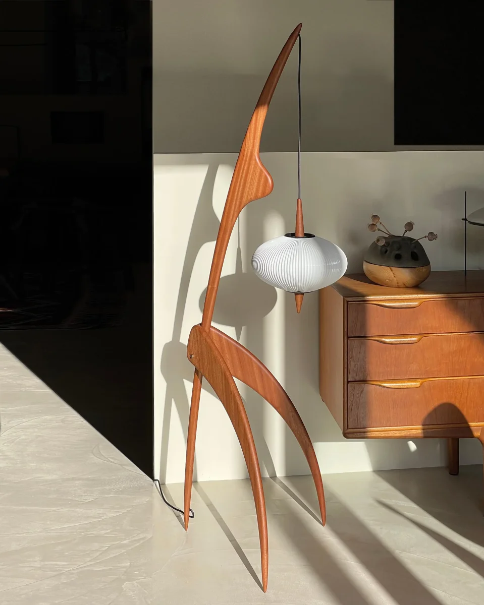 Lampadaire Trépied en Bois avec Abat-Jour Soucoupe – Image 8