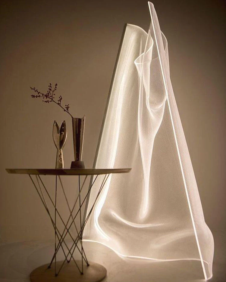 Lampadaire Sculptural Acrylique – Image 6