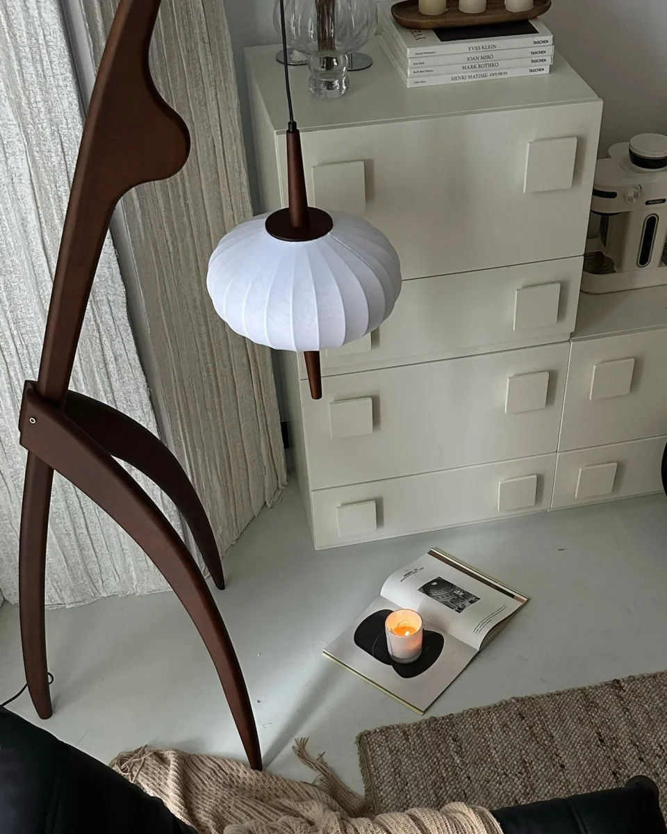 Lampadaire Trépied en Bois avec Abat-Jour Soucoupe – Image 5